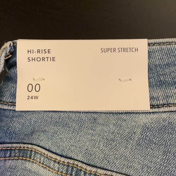 Women’s American Eagle Jean Short - Picture 3 of 6